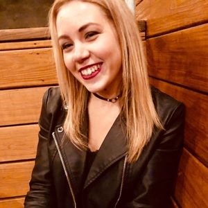 Meet your Posher, Chloe